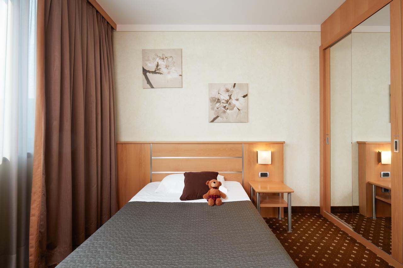 Garda Hotel Montichiari Kültér fotó