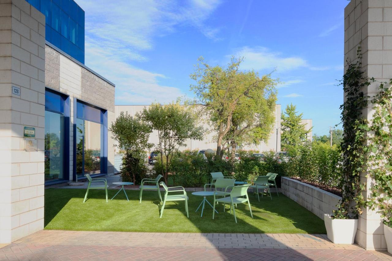 Garda Hotel Montichiari Kültér fotó