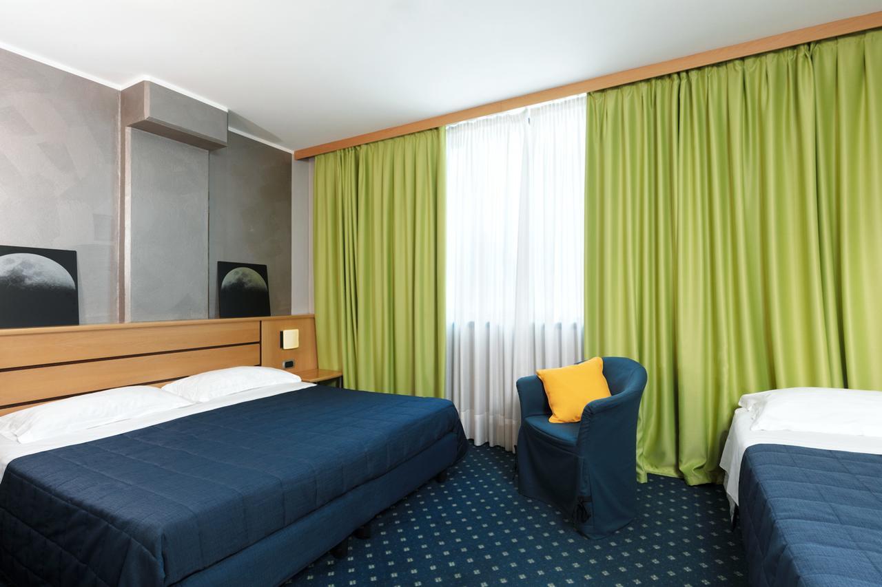 Garda Hotel Montichiari Kültér fotó